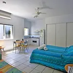 Breakaway - Bright And Breezy Studio With Communal Pool, Near Agnes Water Main Beach