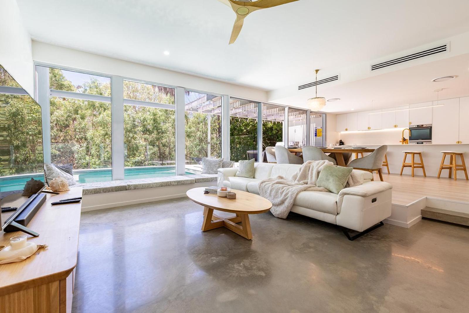 Ocean House - 4 Bedroom With Media & Private Pool - 100m To Holiday home Agnes Water