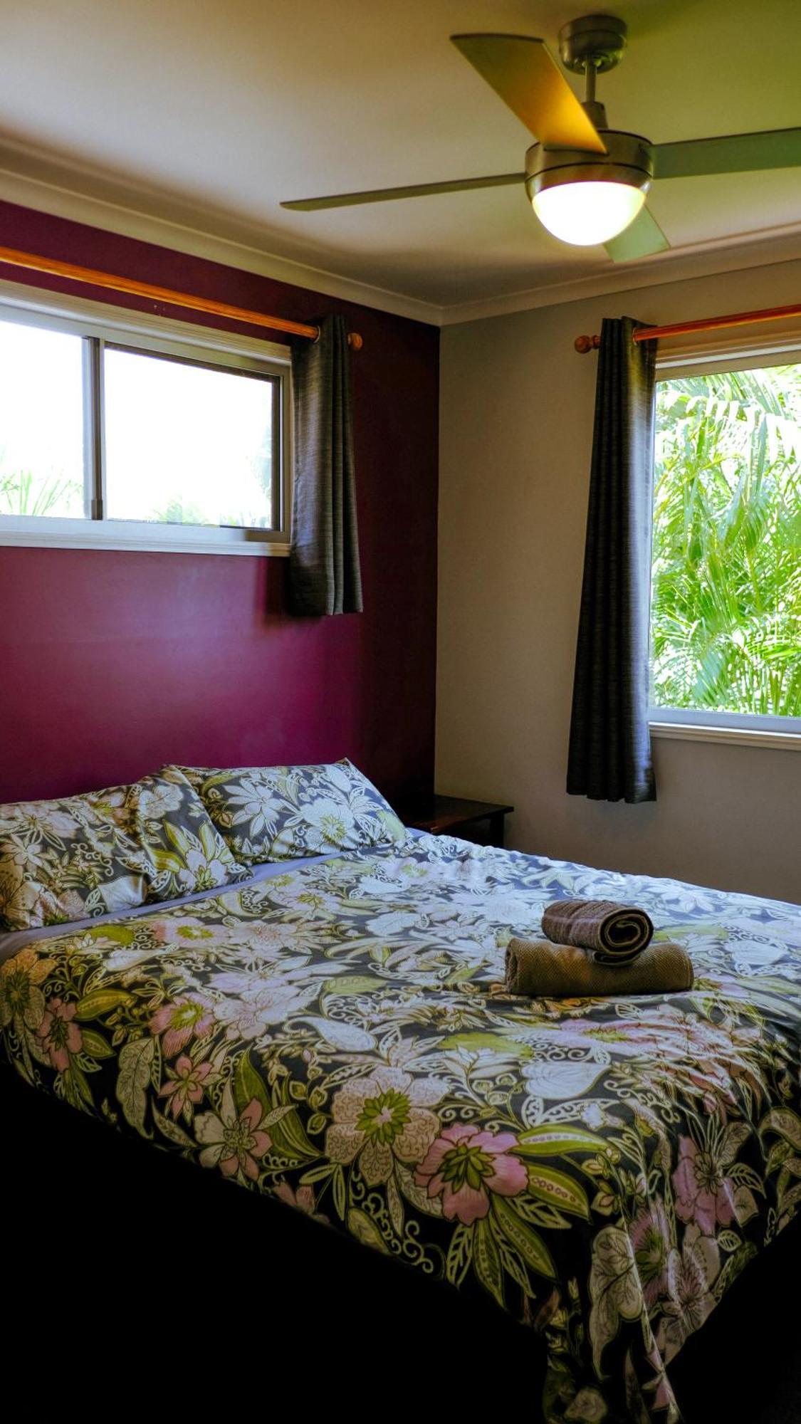 Backpackers At 1770 Hostel