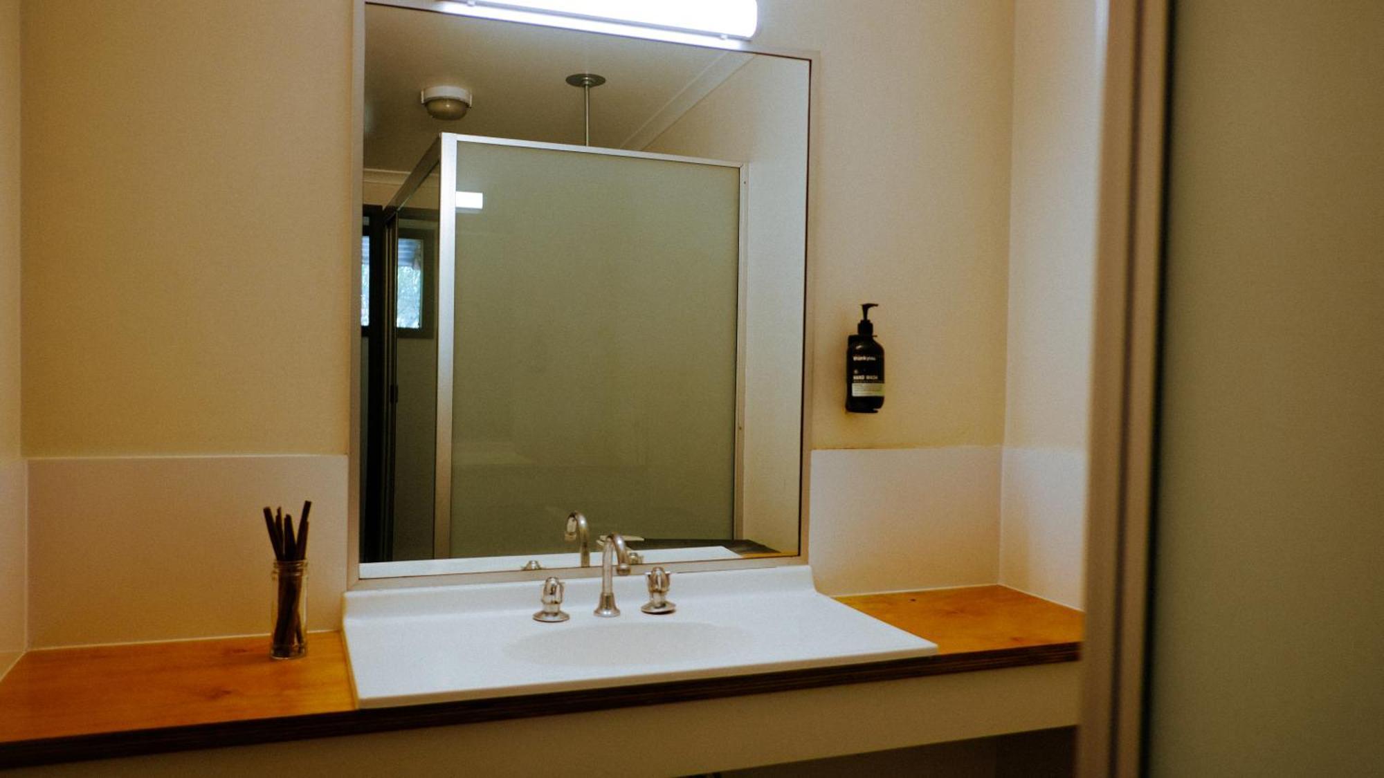 Hostel Backpackers At 1770 *