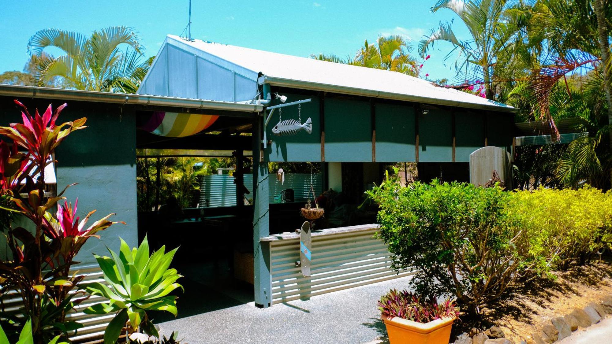 Hostel Backpackers At 1770 *