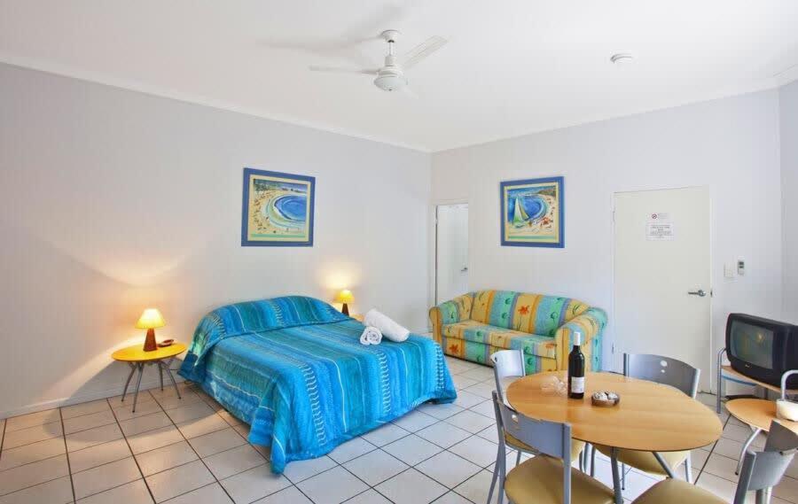Breakaway - Bright And Breezy Studio With Communal Pool, Near Agnes Water Main Beach Apartment *