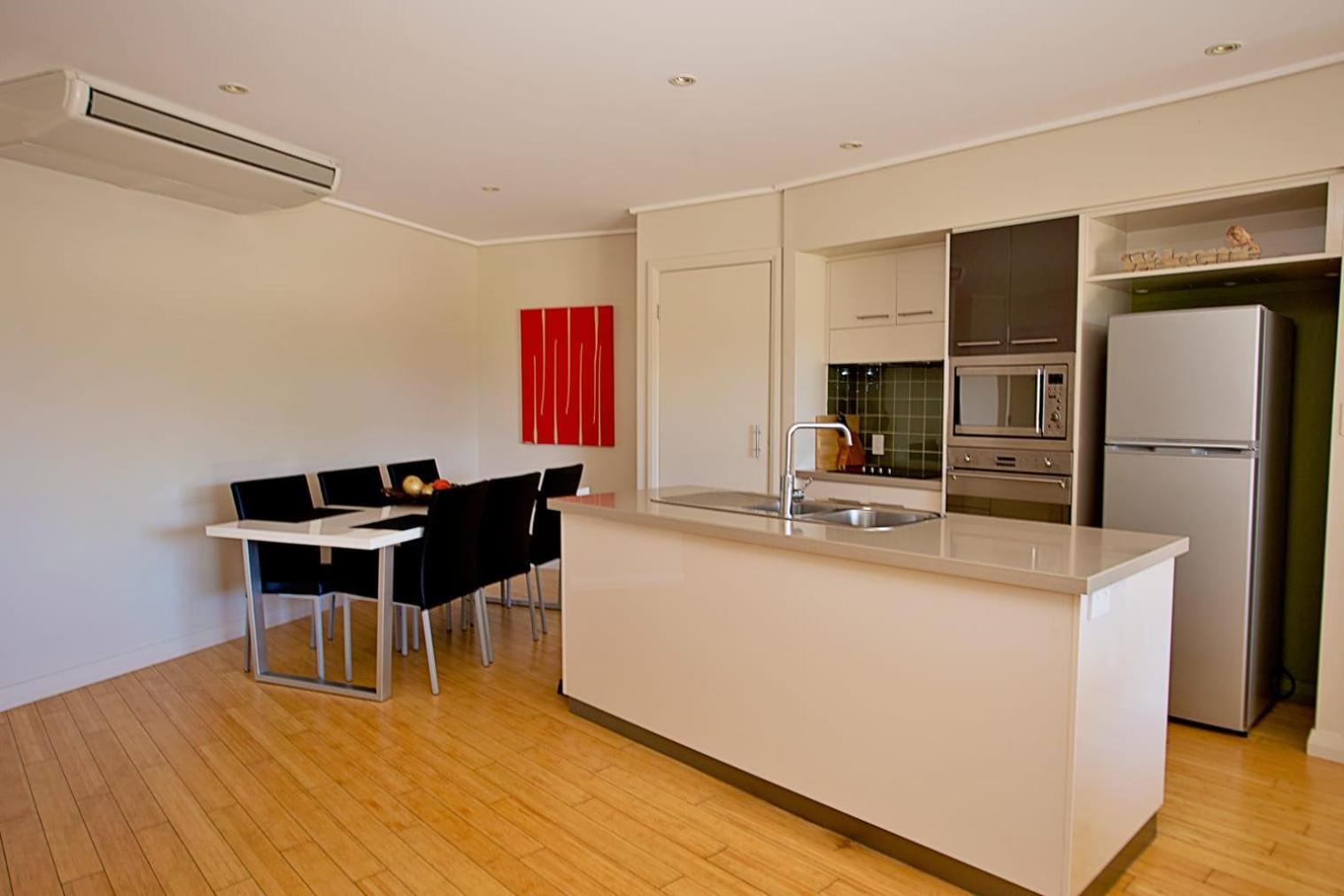 Kingfisher - Three-bedroom Beachside Escape In Agnes Water, With Heated Communal Pool Apartment *