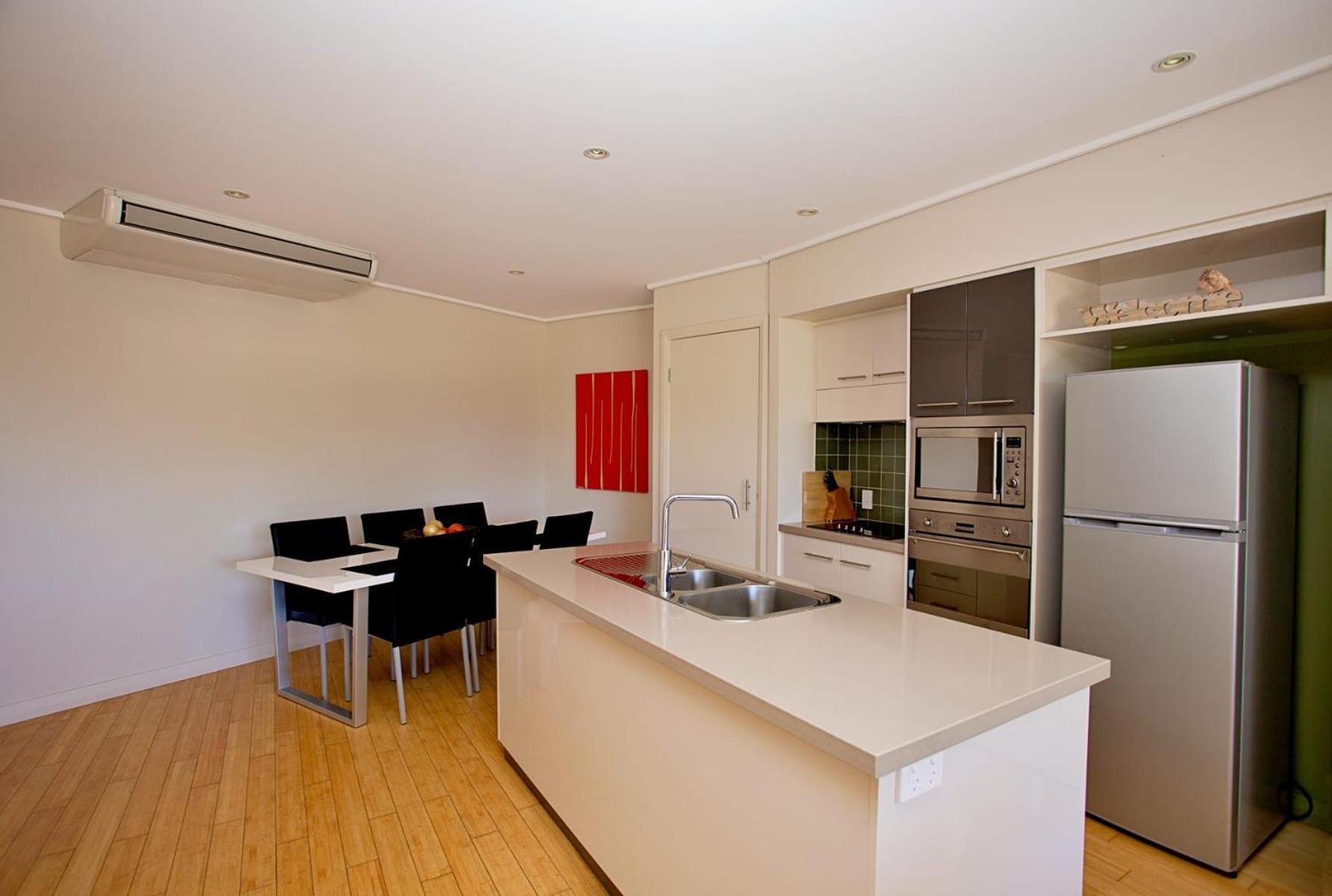Kingfisher - Three-bedroom Beachside Escape In Agnes Water, With Heated Communal Pool