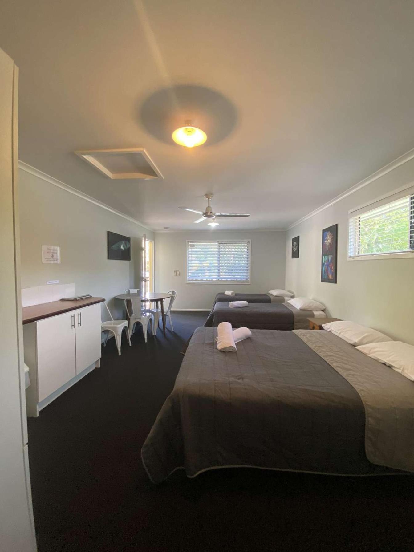 Agnes Palms Holiday park 3*