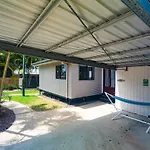 The Ohana Hut - Air Conditioned Walk To Beach , Cafe