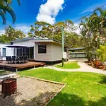 The Ohana Hut - Air Conditioned Walk To Beach , Cafe
