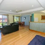 Mcleods - Three-Bedroom, Pet-Friendly Coastal Escape In Central Agnes Water