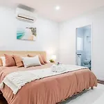 Agnes Bliss - Stunning, Central Four-Bedroom Beach House In Sunny Agnes Water
