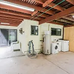 Merindah - Four-Bedroom Modern Pet-Friendly Home In Central Agnes Water