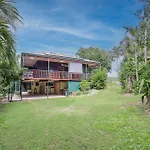 Merindah - Four-Bedroom Modern Pet-Friendly Home In Central Agnes Water