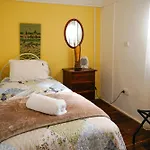 Yellow Cottage - Bush And Beach