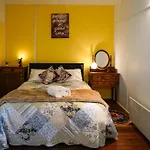 Yellow Cottage - Bush And Beach
