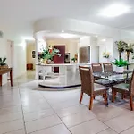 Pavillions Resort 409