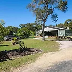 Coral Lodge On Acreage