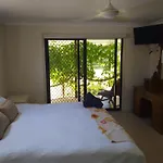 Sonnys Piece Of Paradise
