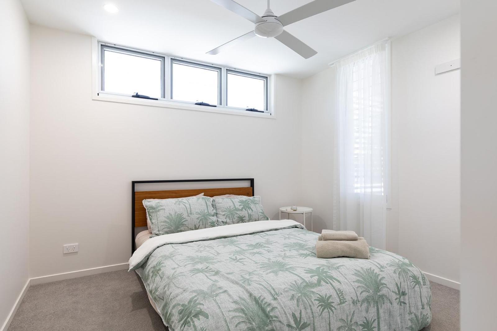 Ocean House - 4 Bedroom With Media & Private Pool - 100m To Holiday home