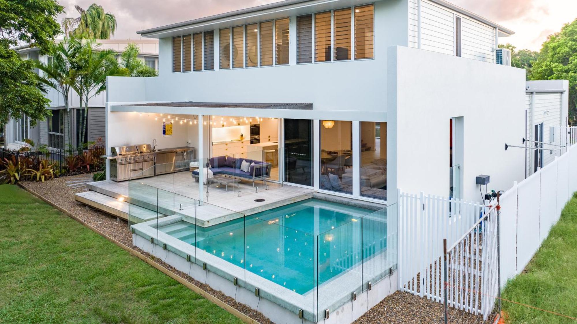Holiday home Ocean House - 4 Bedroom With Media & Private Pool - 100m To Agnes Water