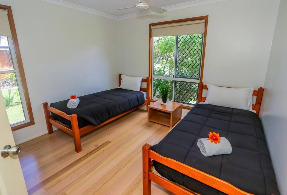 Holiday home Mcleods - Three-Bedroom, Pet-Friendly Coastal Escape In Central Agnes Water *