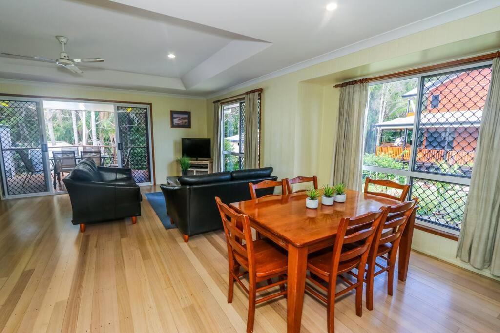 Mcleods - Three-Bedroom, Pet-Friendly Coastal Escape In Central Agnes Water * Agnes Water