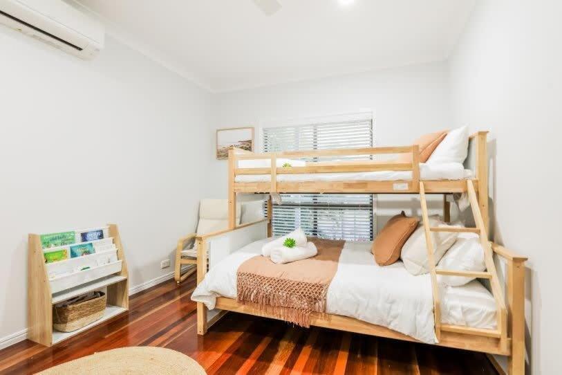 Agnes Bliss - Stunning, Four-bedroom House In Sunny