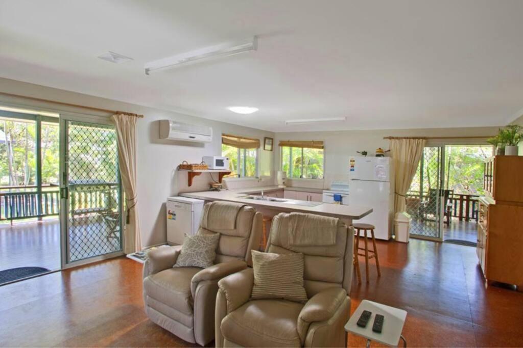 Holiday home On Agnes Time - Large, 3-bedroom, Coastal In Agnes Water, Short Walk To Stunning Main Agnes Water