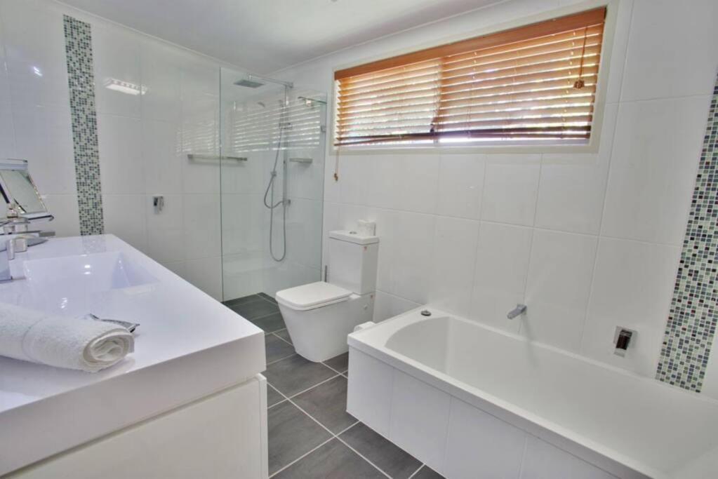 On Agnes Time - Large, 3-bedroom, Coastal In Agnes Water, Short Walk To Stunning Main Agnes Water