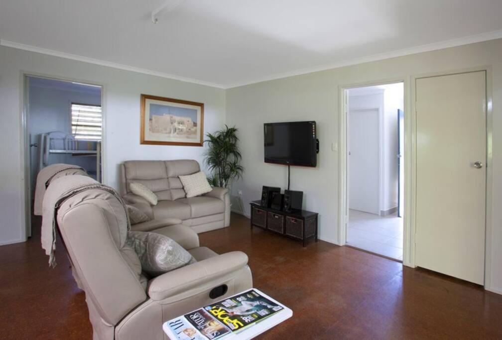 Holiday home On Agnes Time - Large, 3-bedroom, Coastal In Agnes Water, Short Walk To Stunning Main