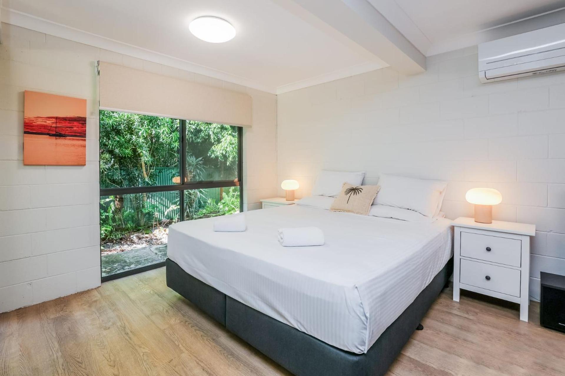 Merindah - Four-bedroom Modern Pet-friendly In