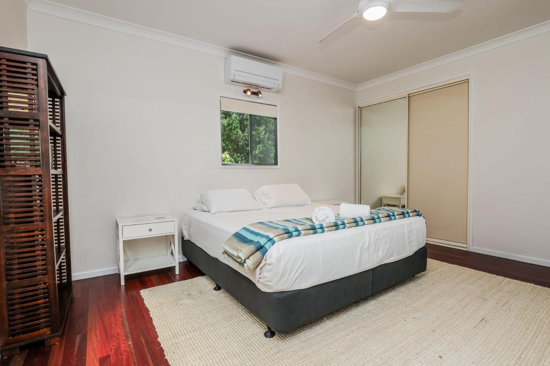 Merindah - Four-bedroom Modern Pet-friendly In Holiday home *