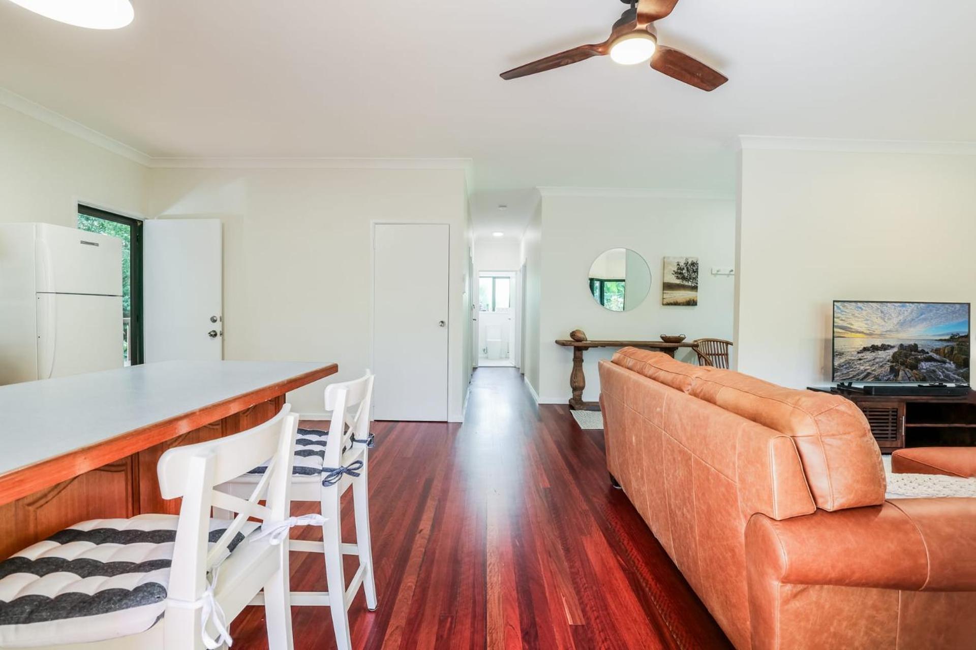 Merindah - Four-bedroom Modern Pet-friendly In Holiday home *