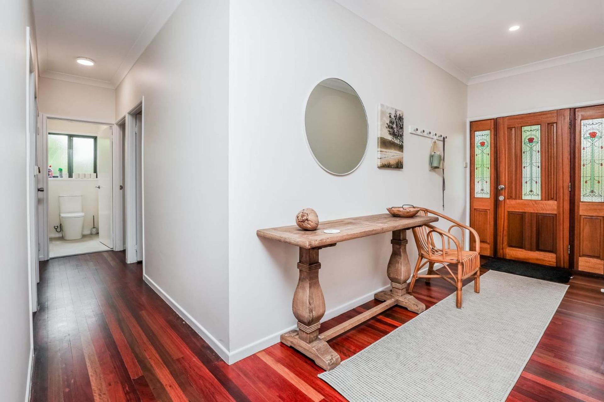 Merindah - Four-bedroom Modern Pet-friendly In *