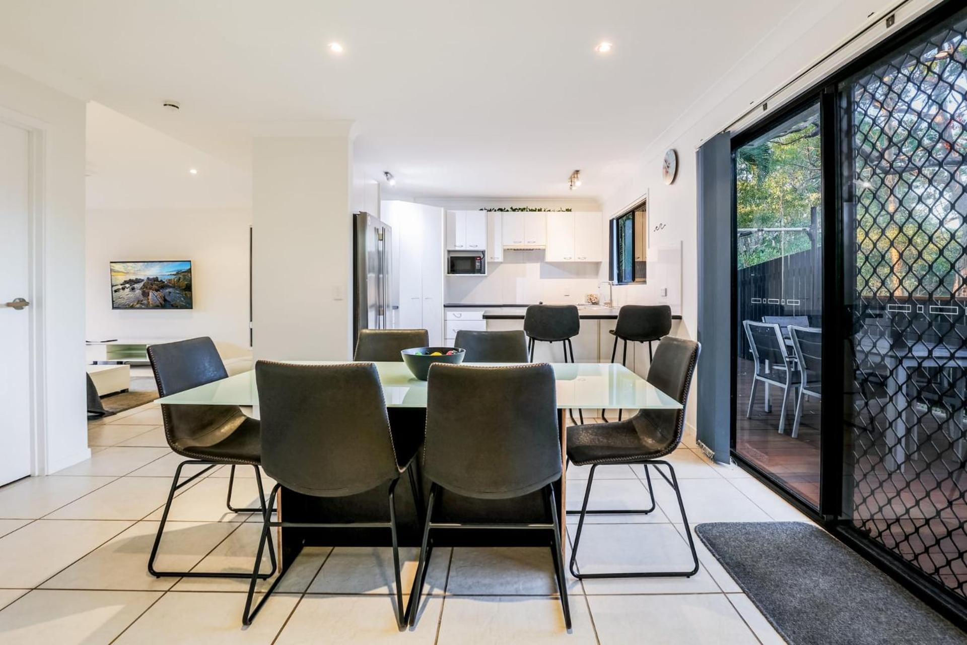 Swell Life - Spacious 3-bedroom Retreat In *