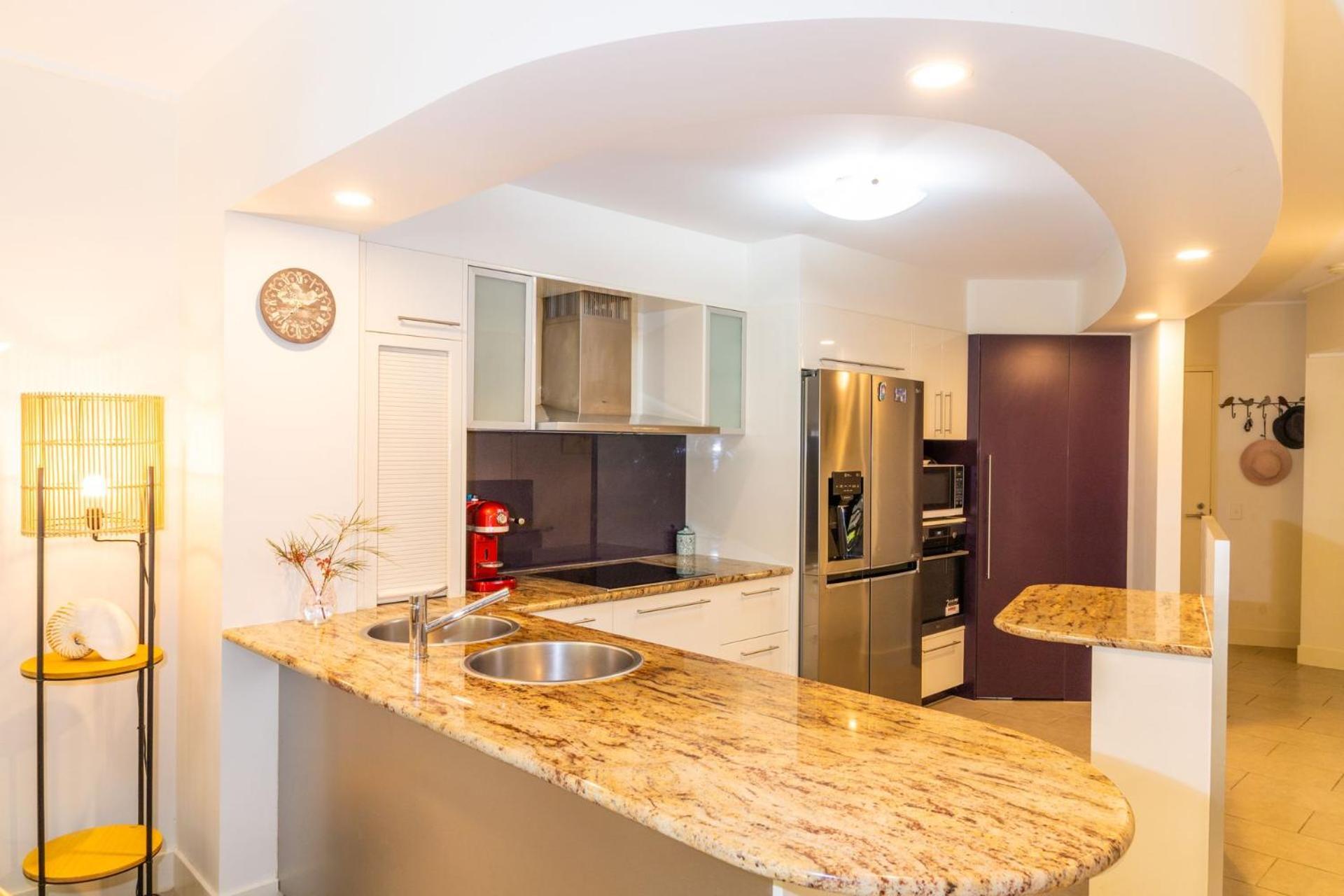 Pavillions 400 Apartment