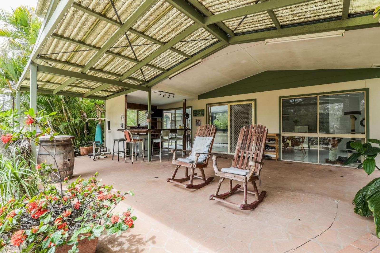 Dragon - Large Pet-friendly With Pool & Beautiful Bushland In Holiday home Agnes Water