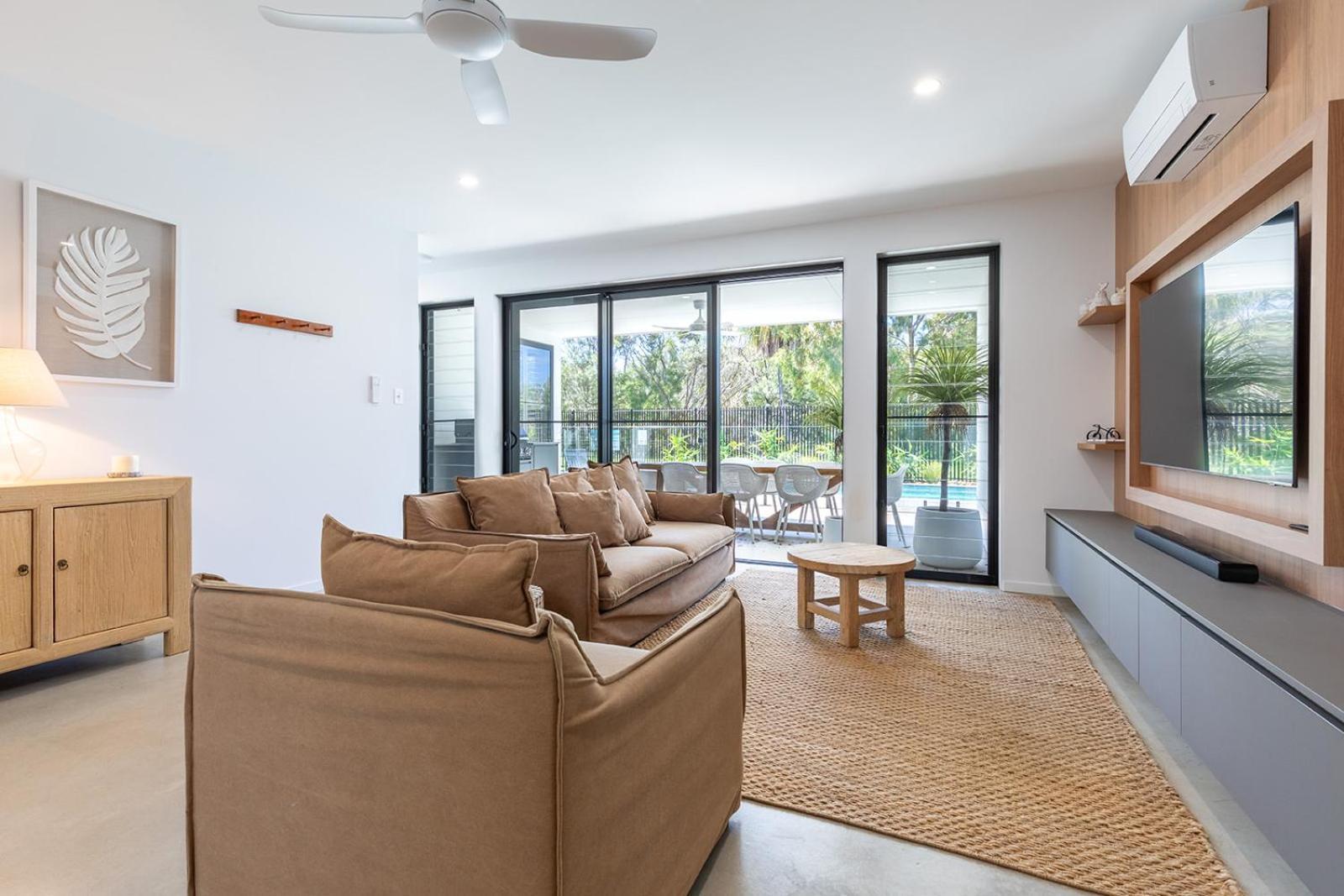 Holiday home The Dune - 4 Bedroom With Private Pool - 100m To