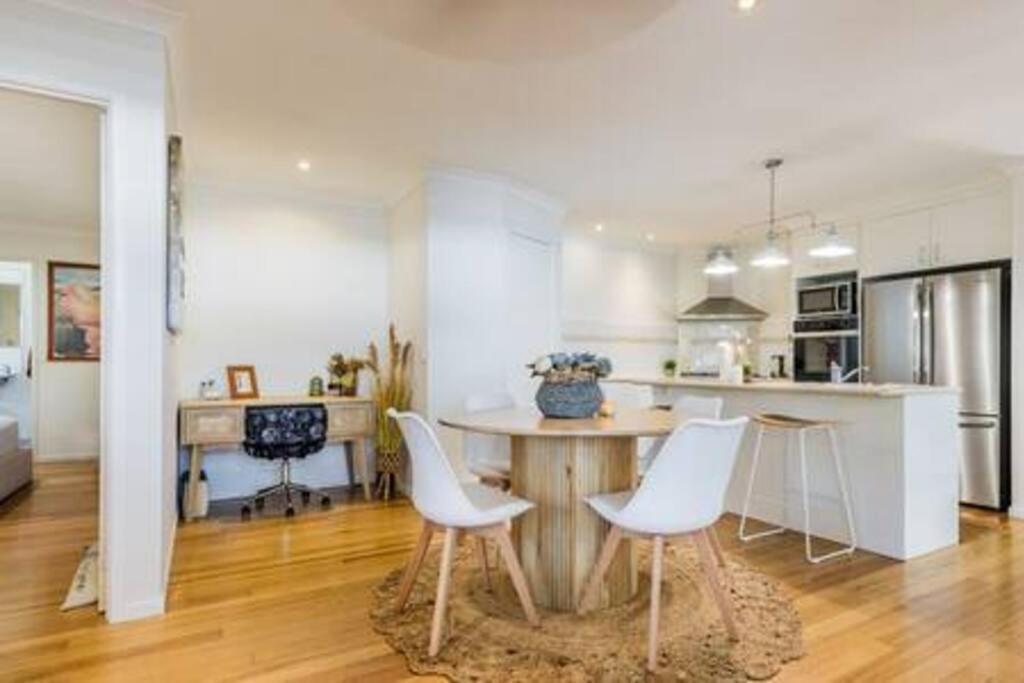 Palm Breeze Hideaway 3 Bedroom - 1 Min To Shops * Agnes Water