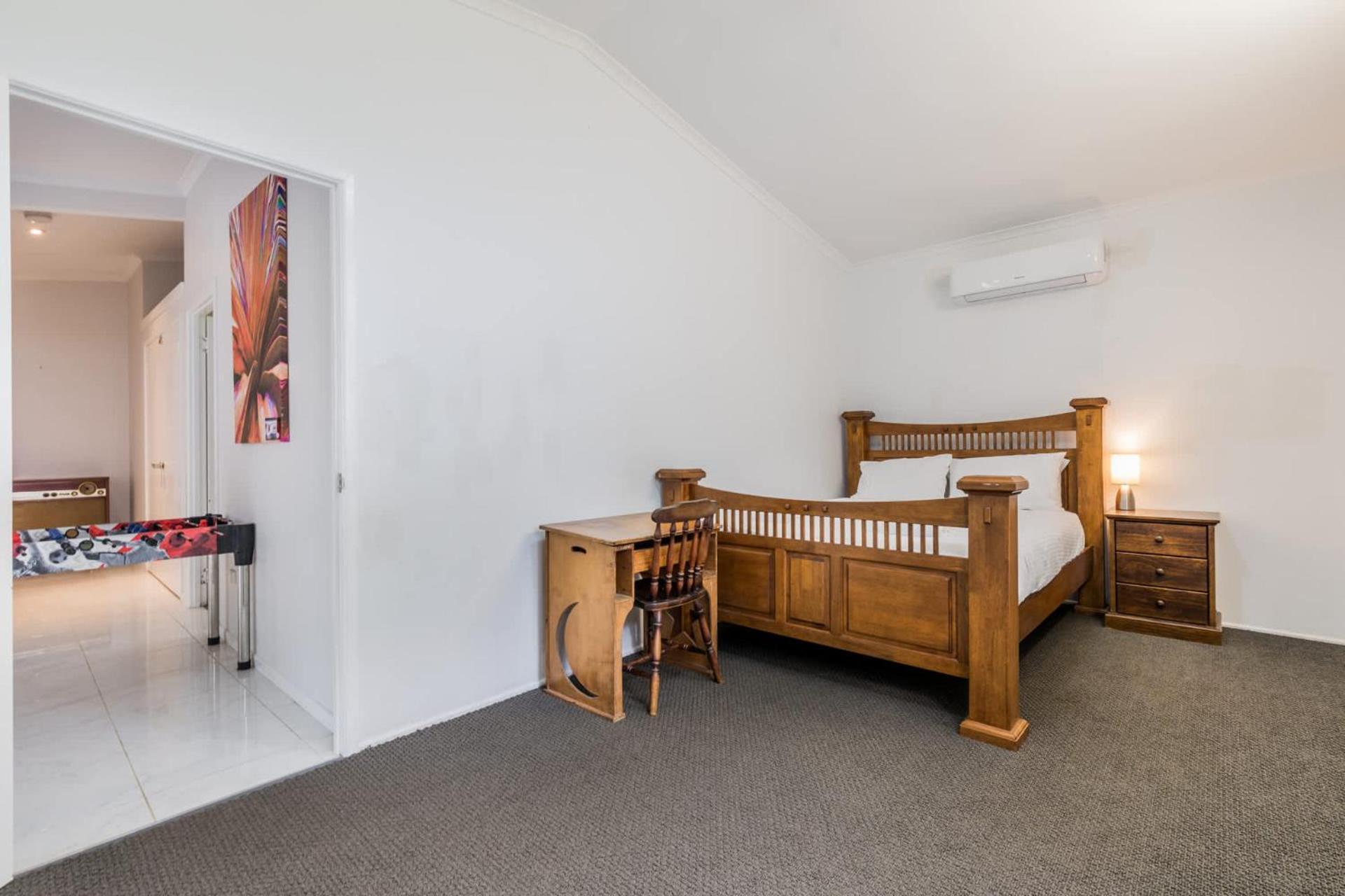 Dragon - Large Pet-friendly With Pool & Beautiful Bushland In Holiday home *