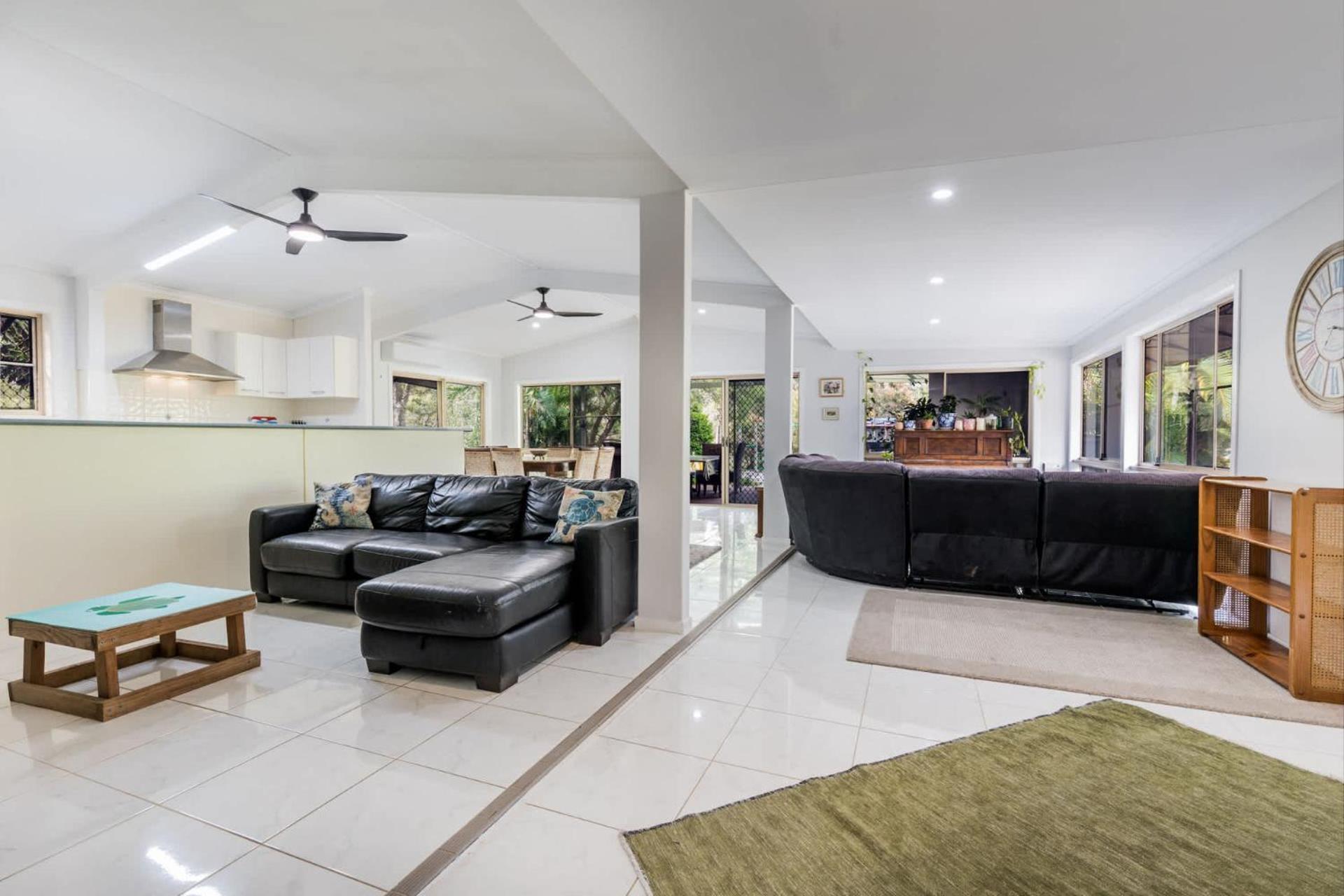 Dragon - Large Pet-friendly With Pool & Beautiful Bushland In Holiday home *