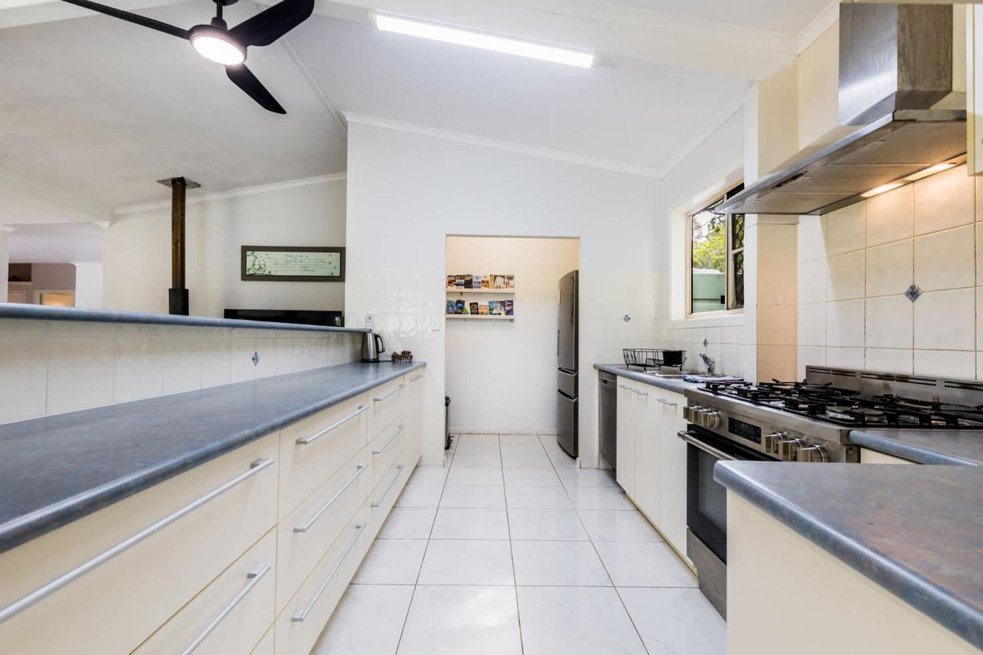 Dragon - Large Pet-friendly With Pool & Beautiful Bushland In Holiday home