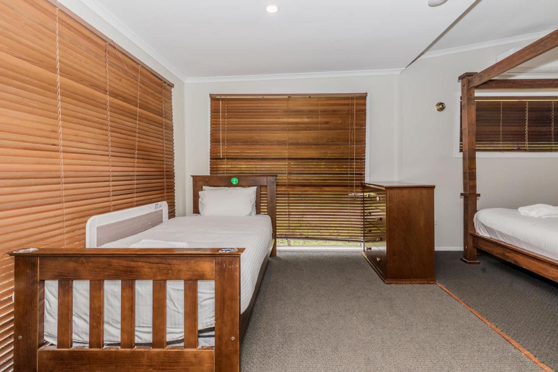 Dragon - Large Pet-friendly With Pool & Beautiful Bushland In Holiday home