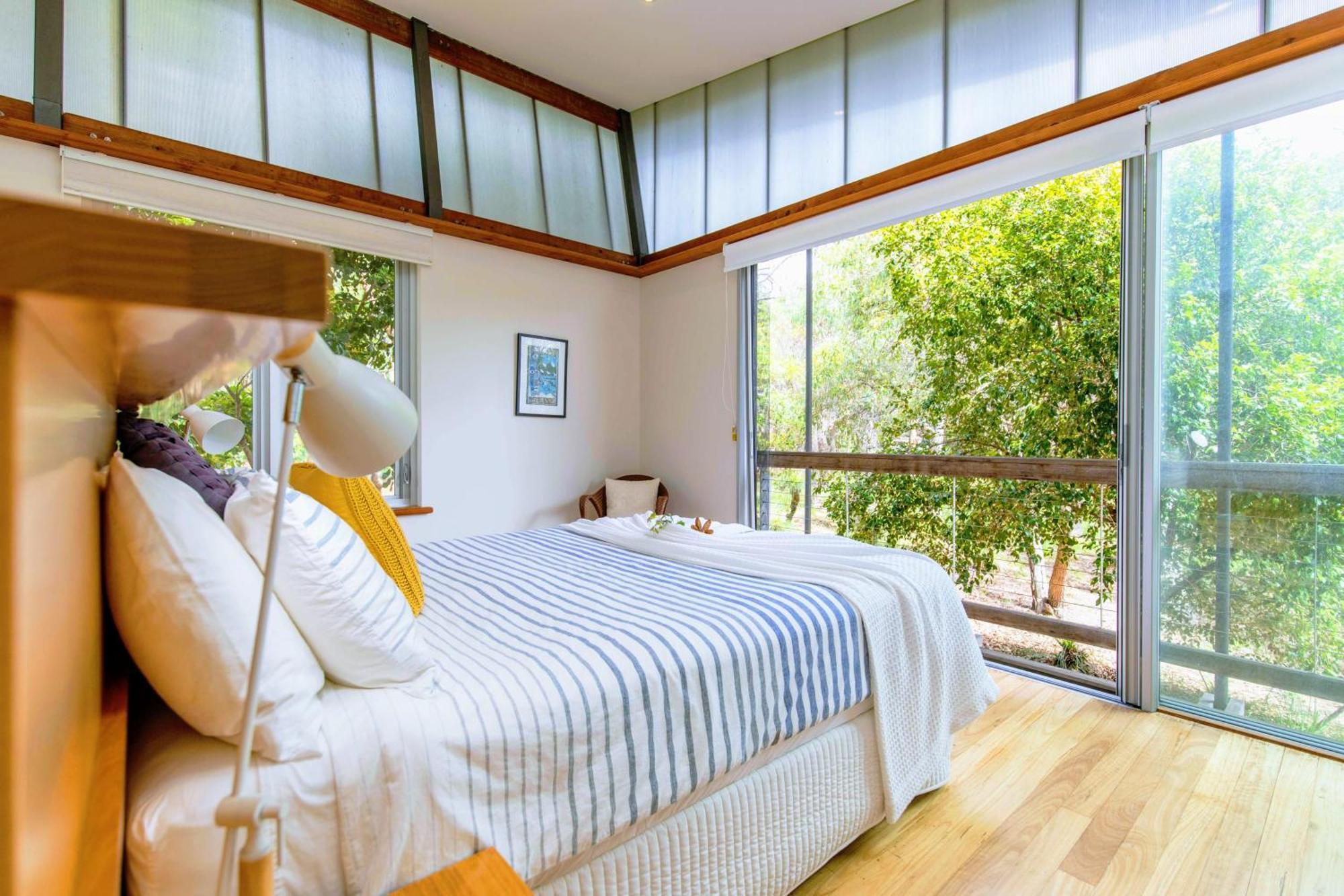 The Loft - Sunrise At 1770 Holiday home *