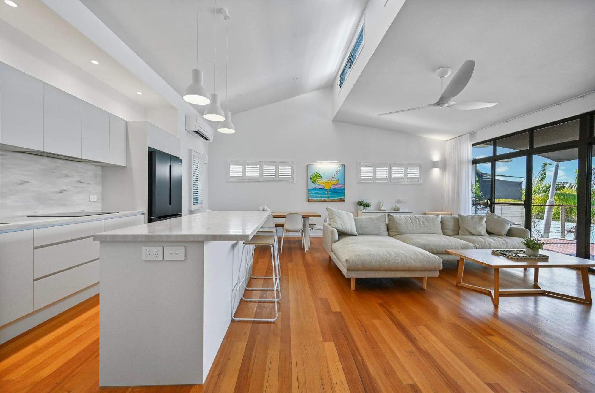 Paradise Palms -