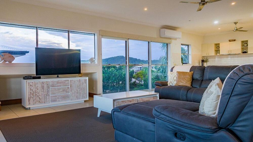 Barrier Reef Retreat - 2 Min To