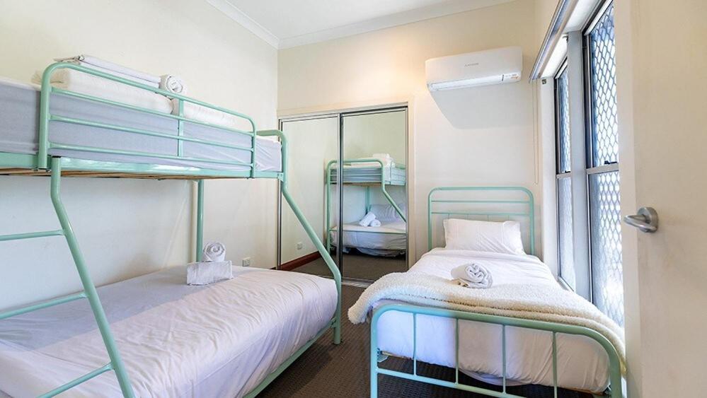 Barrier Reef Retreat - 2 Min To Holiday home Agnes Water