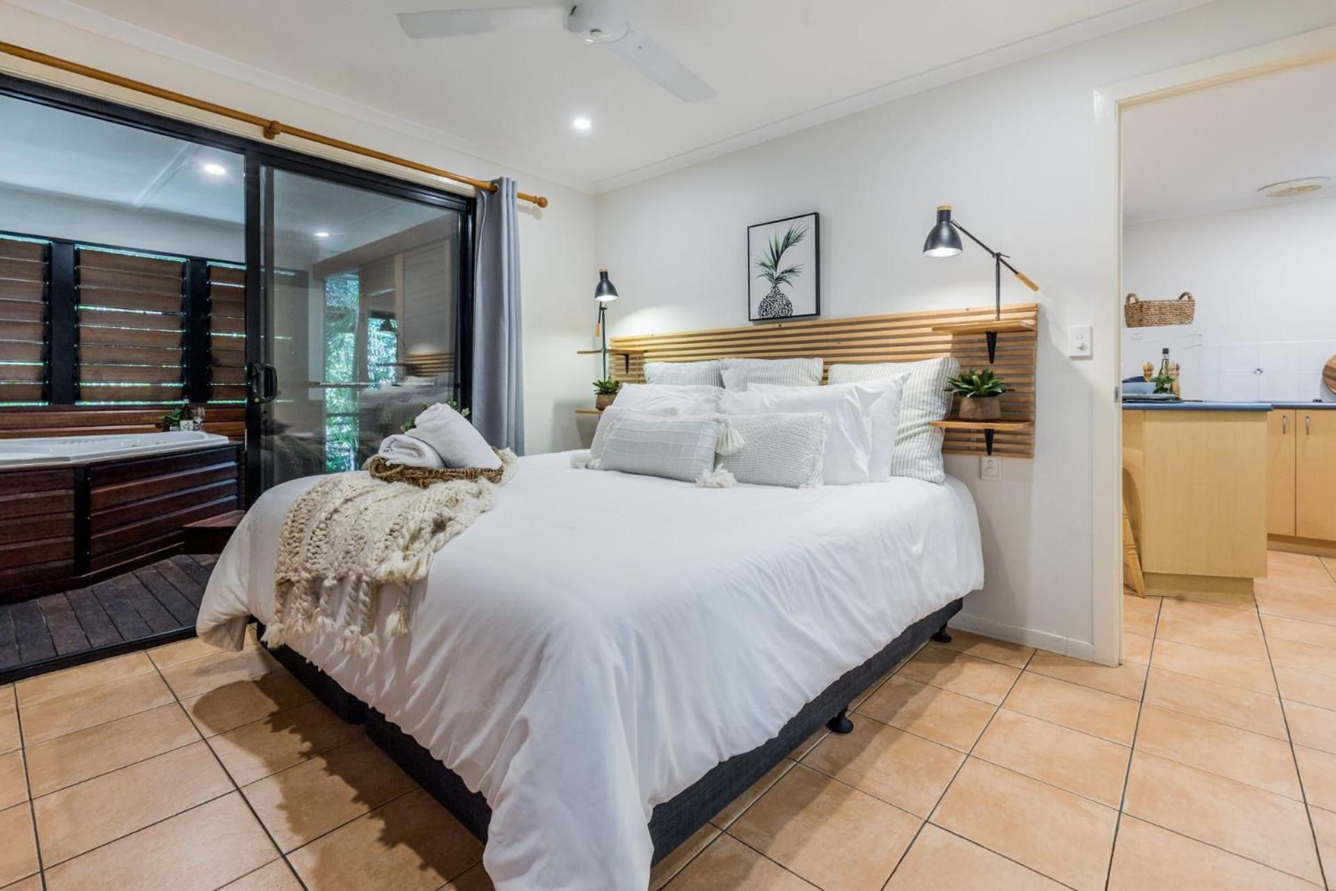 Sunbird Gardens 3 *