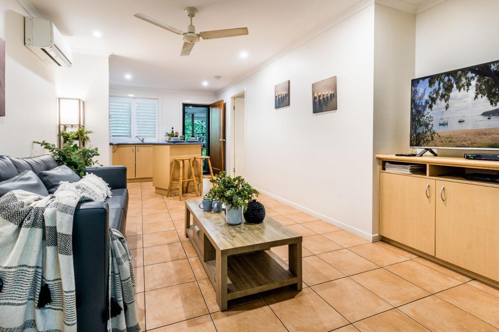Sunbird Gardens 3 *