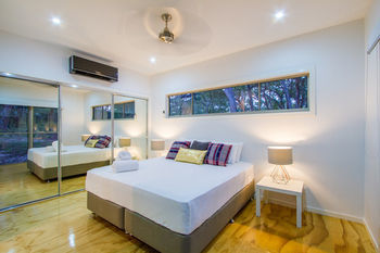 Sunrise At 1770 Holidays 4*