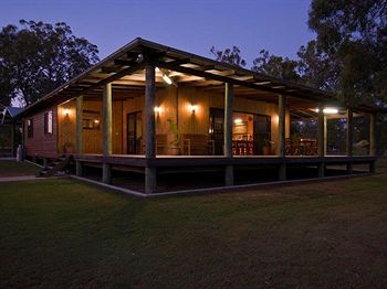 Lalaland Retreat Hotel