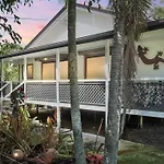 “Agnes Cottage On Rafting”